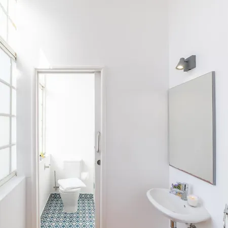 Desterro 2 - Historical Four-bedroom Appartement *