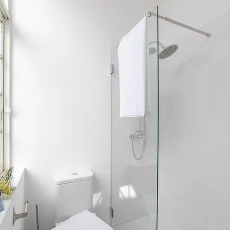 Desterro 2 - Historical Four-bedroom Apartment